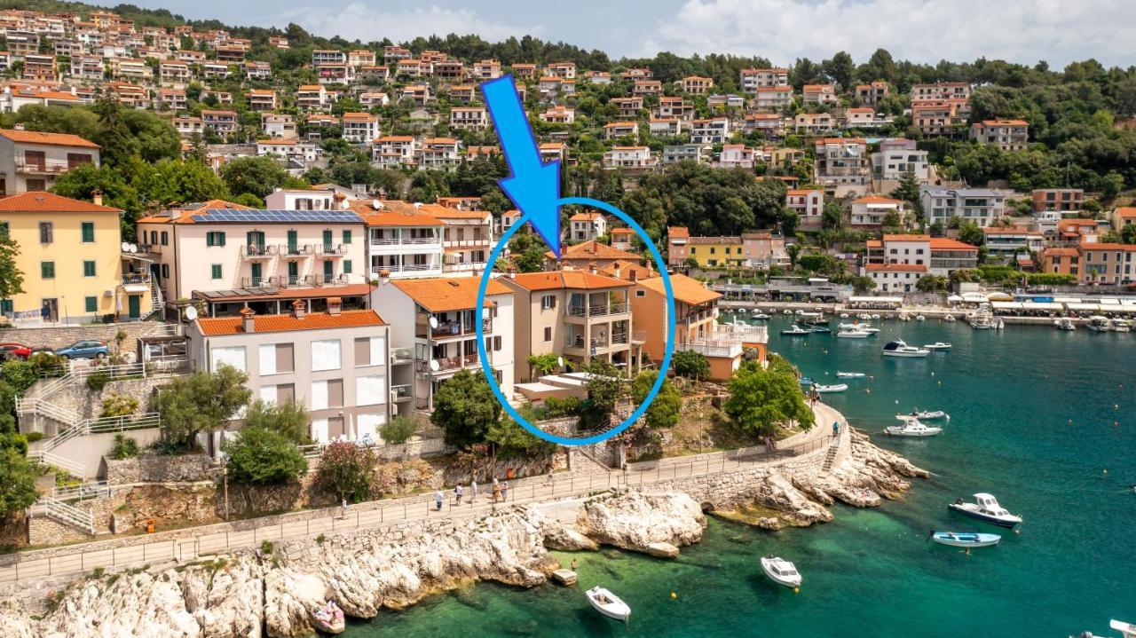 Seafront 2-Bedroom Apartment Nika - Rabac Eksteriør bilde
