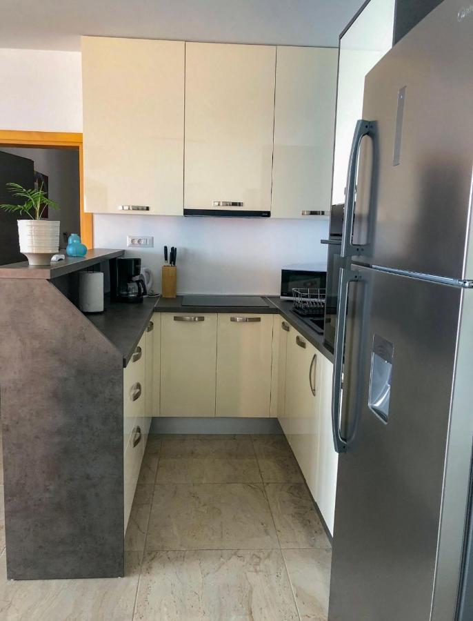 Seafront 2-Bedroom Apartment Nika - Rabac Eksteriør bilde