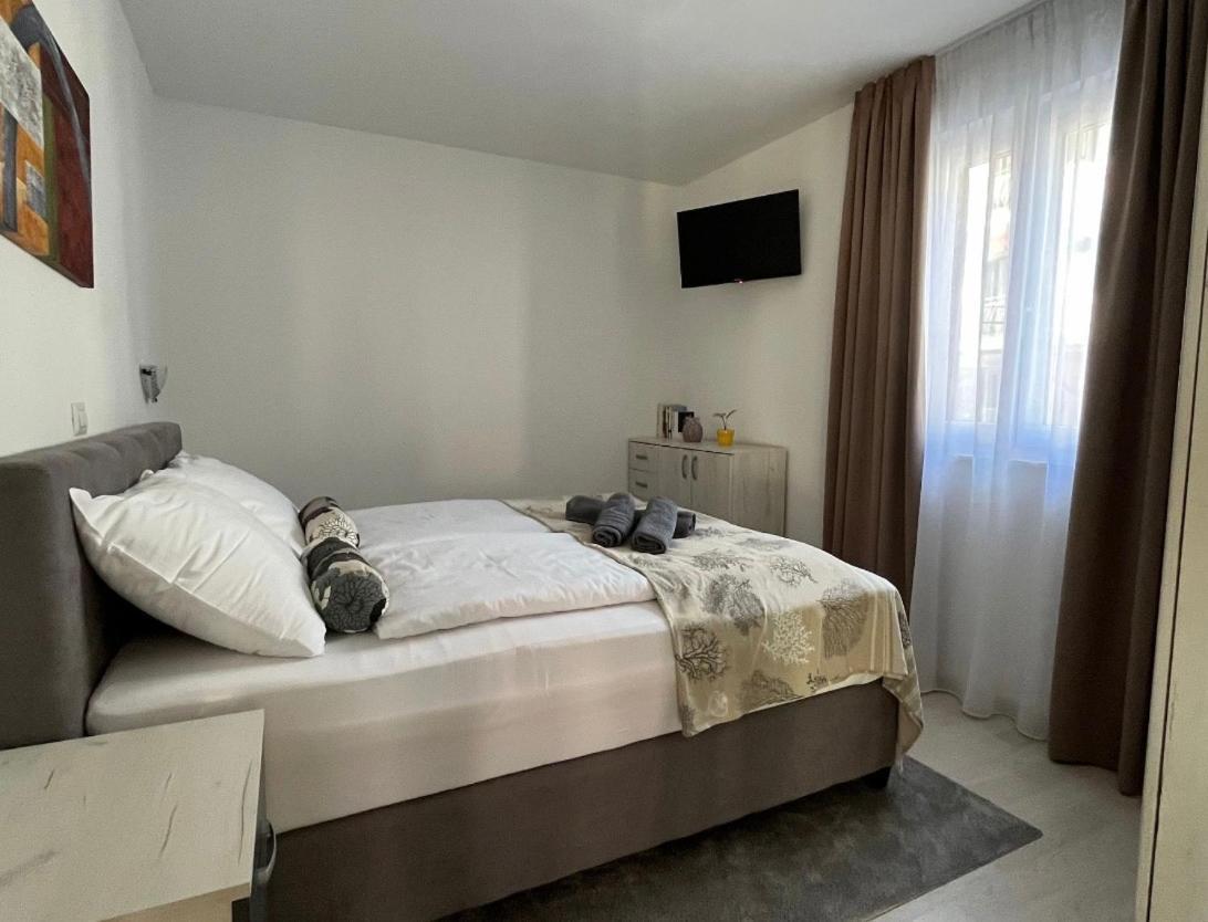 Seafront 2-Bedroom Apartment Nika - Rabac Eksteriør bilde